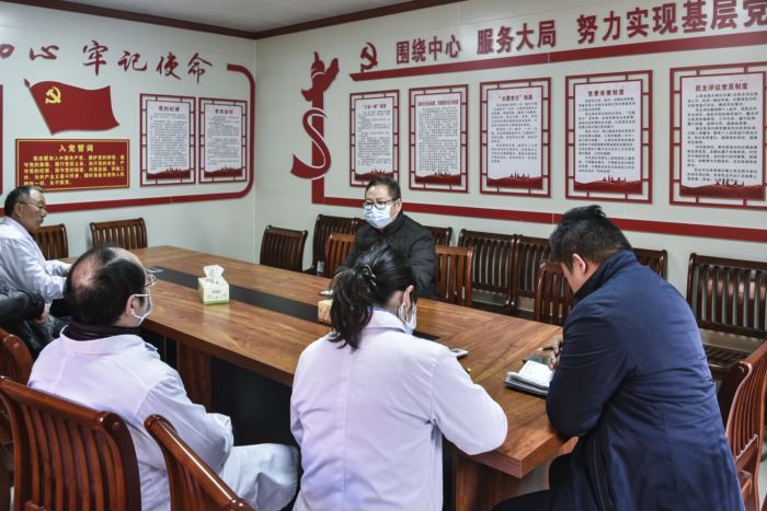 抗疫情，保供應(yīng)，他們并肩逆行